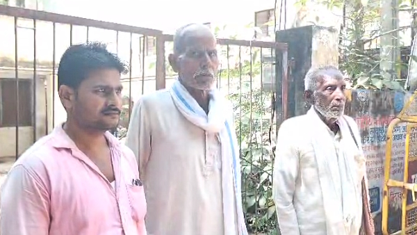 a man reached police station saying he wants to accept islam but family is opposing in banda 