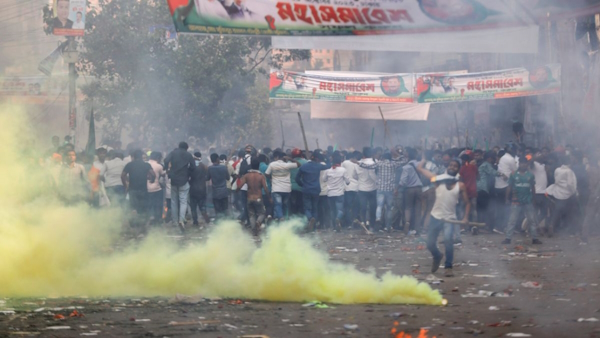 Bangladesh police arrest opposition leader 