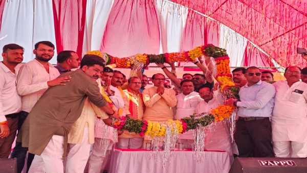 After visiting Ramraja in Orchha, Shivraj Singh Chouhan pledged victory of BJP in public meeting