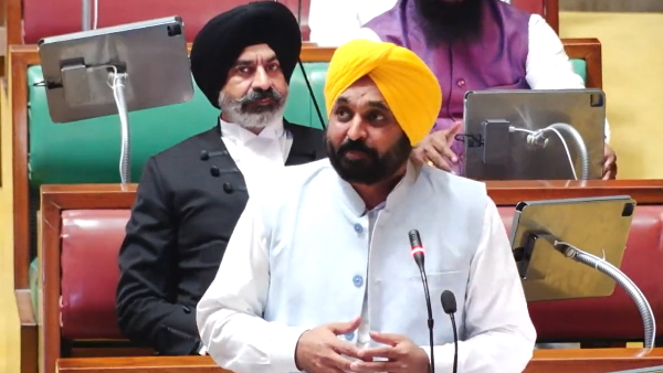 दशहरा से पहले रेलवे स्टेशनों और बाजारों में चला तलाशी अभियान दशहरा से पहले रेलवे स्टेशनों और बाजारों में चला तलाशी अभियान