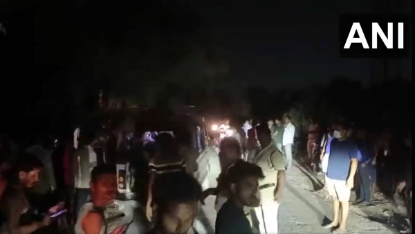 तेलंगाना: निजी लैब के रिएक्टर में भारी विस्फोट, कई लोग घायल तेलंगाना: निजी लैब के रिएक्टर में भारी विस्फोट, कई लोग घायल