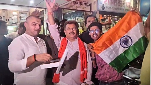 fans lit fireworks on India victory against pakistan in icc world cup in varanasi 