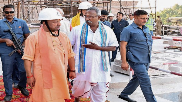 CM Yogi in Ayodhya Ram Mandir 