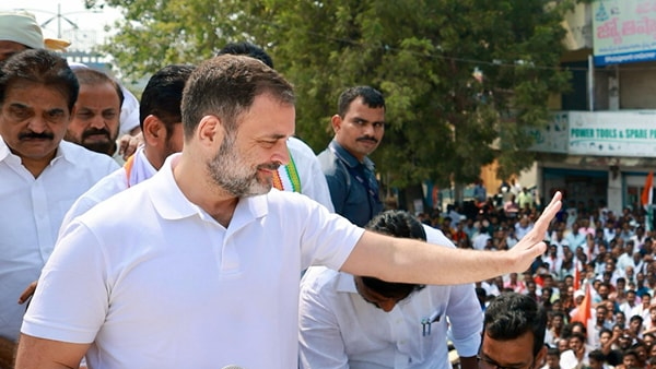 rahul gandhi bus ytra in telagana