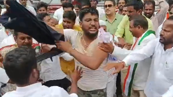 Congress workers commit self-immolation 