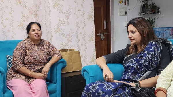 Leadrs meet with Sanjay Singh Wife