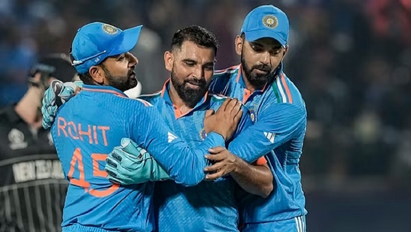 Mohammed Shami with Rohit and KL Rahul