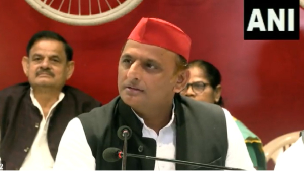 अखिलेश यादव 