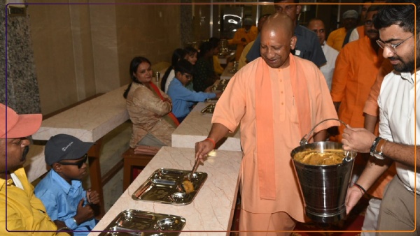 cm-yogi-inaugurated-annakshetra-in-blind-school-in-varanasi