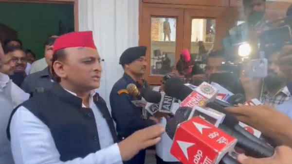 अखिलेश यादव 