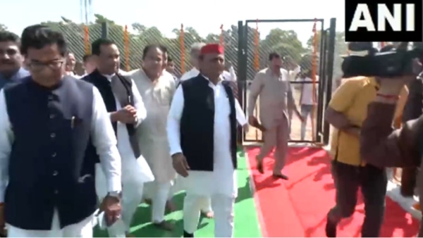 अखिलेश यादव 