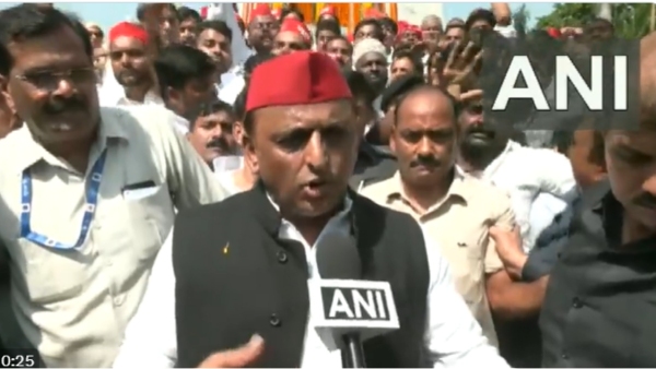 अखिलेश यादव 