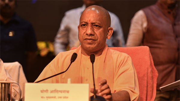 योगी आदित्यनाथ 
