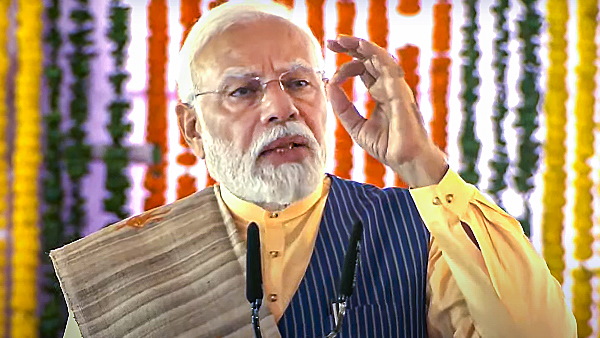 तेलंगाना: कांग्रेस पर जमकर बरसे PM मोदी