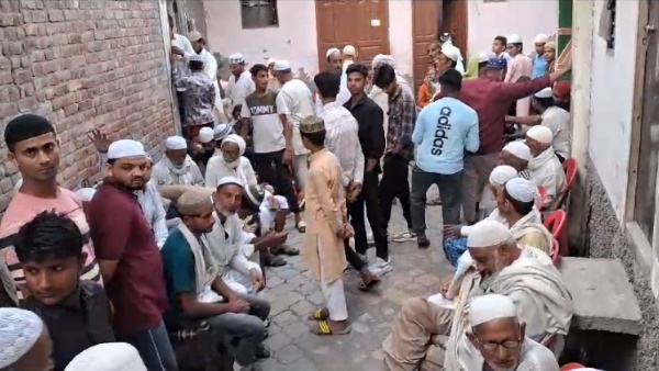  two farmers working in the fields struck by lightning died in shamli