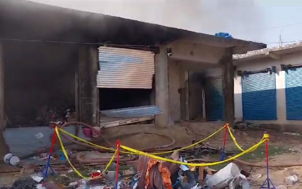 2 people died in fire accident due to cylinder explosion in firecracker warehouse in Kapilvastu 