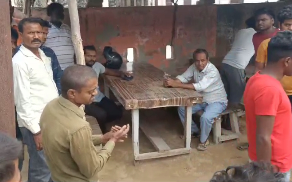 friends killed samajwadi party leader over money dispute in pratapgarh friends killed samajwadi party leader over money dispute in pratapgarh