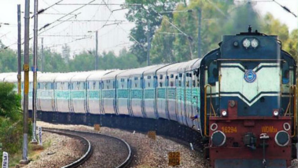 Struggle for train tickets in the festive season, long waiting in these trains for Diwali and Chhath Struggle for train tickets in the festive season, long waiting in these trains for Diwali and Chhath
