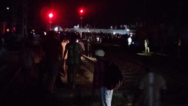 पटरी से उतरी नॉर्थ ईस्ट ट्रेन, कई लोग गंभीर रूप से घायल