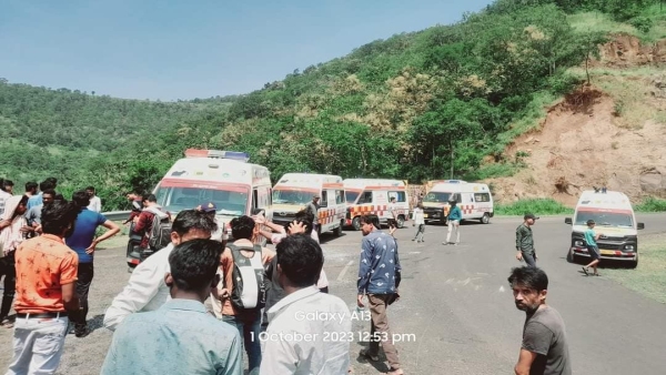 Major accident near Jam Gate in Indore, more than 15 students injured as school bus overturns