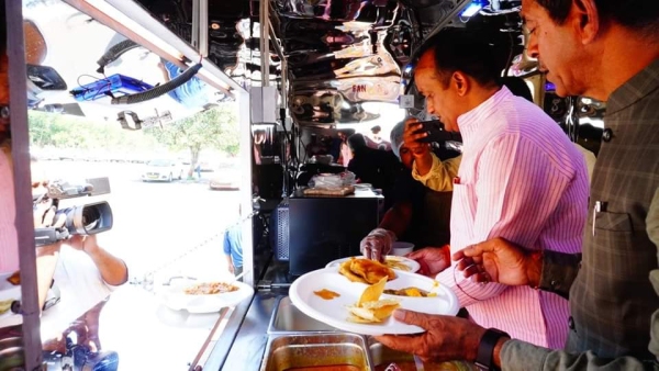 poor laborers will get full meal on the road for just Rs 5, CM Shivraj singh launches mobile kitchen
