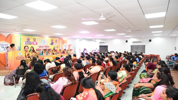 BJP Mahila Morcha workers will respond on social media against Amryads remarks