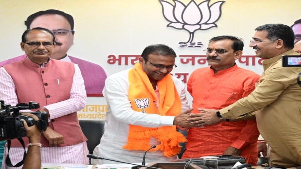 Congress got a big blow before the elections, Congress MLA Sachin Birla joined BJP