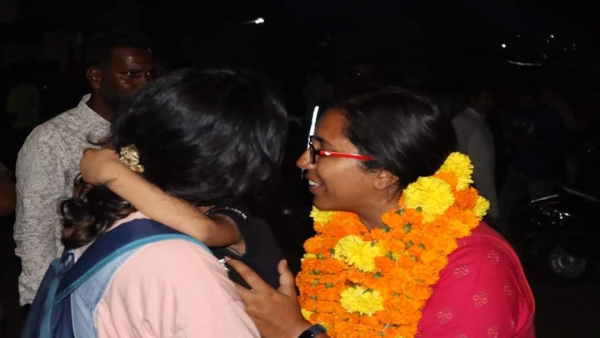 Deputy Collector Nisha Bangre got bail, hugged her son as soon as she came out of jail