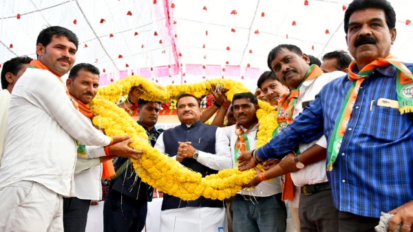 Fiercely targeted at Congress, said- Congresss agenda is not development, but to divide the society.