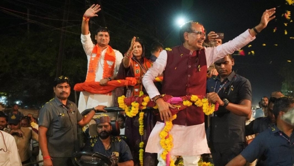 I will give 3 thousand rupees to dear sisters, do not get misled by Rahul-Priyanka: CM Shivraj