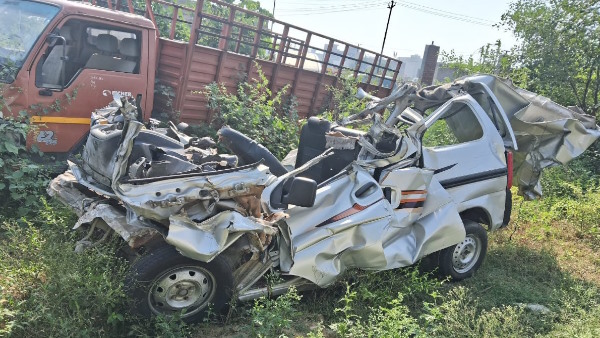 five died of a family in a Road accident on Yamuna Expressway