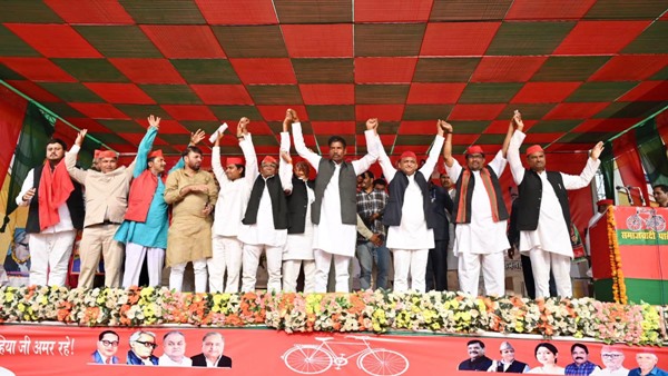 Akhilesh-Yadav-exposed-Congress-in-MP-s-Katni