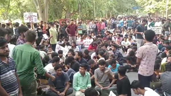 girl student molested on gun point in IIT-BHU campus on wednesday 