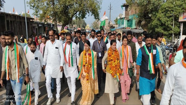 Congress-star-campaigner-Roshni-Yadav-in-Panna
