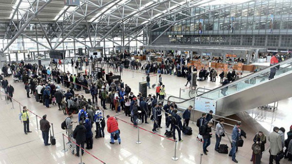 जर्मनी के हैम्बर्ग एयरपोर्ट पर हथियारबंद शख्स ने की गोलीबारी