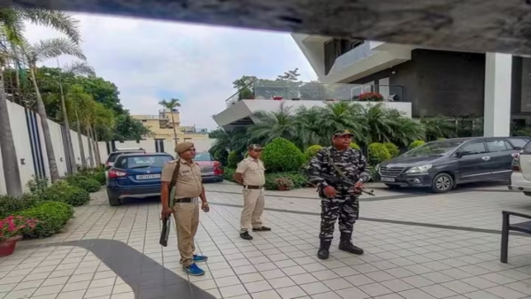  it-raids-locations-of-som-dislery-in-5-states