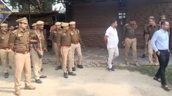 lathi charge on the crowd in Sampoornanagar of Lakhimpur Kheri