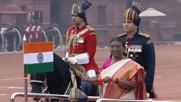 आदिवासी समुदायों की जीवनशैली पर लिखें लेखक: राष्ट्रपति