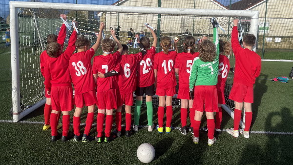 मिश्रित टीम फुटबॉल टूर्नामेंट का आयोजन, महिला खिलाड़ी शामिल