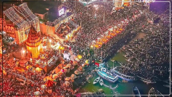 dev-diwali-kashi-decorated-like-heaven-huge-crowd-gathered-on-the-ghats