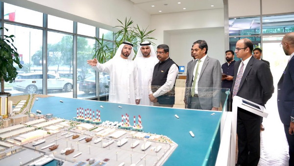 UAE में उड़िया प्रवासियों से मिले धर्मेंद्र प्रधान