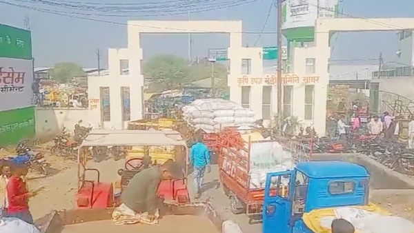 Sagar-news-Farmers-ruckus-on-Bina-Highway