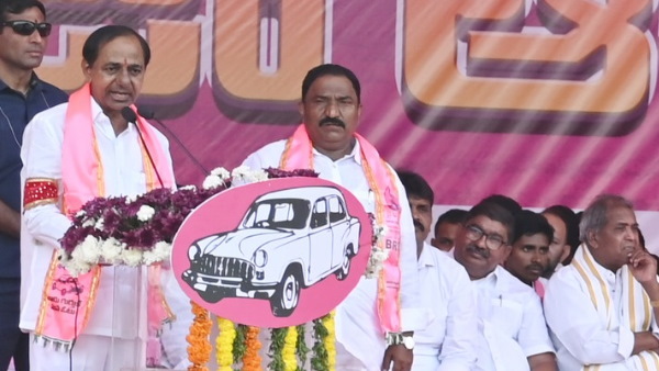 कांग्रेस के पास एक दर्जन मुख्यमंत्री पद के उम्मीदवार: CM KCR