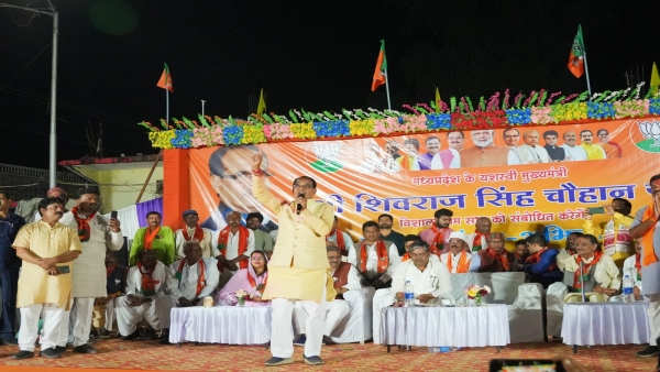 Shivraj Singh Chauhan addressed election meetings in Tikamgarh Prithvipur, Maharajpur, Raigaon Shivraj Singh Chauhan addressed election meetings in Tikamgarh Prithvipur, Maharajpur, Raigaon