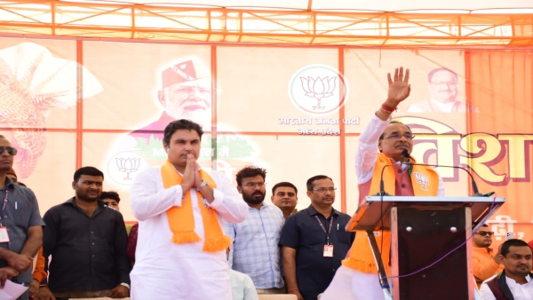 Priyanka comes to MP to lie, crow bites, Congress cheats people: CM Shivraj Singh Chouhan