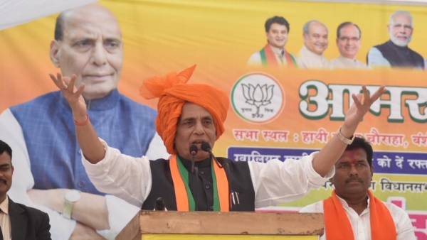 Congress is not able to launch Rahul vehicle, Rajnath Singh held meetings in gwalior and Raisen