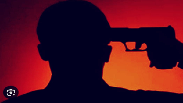 Troubled by his wife, a young man shot himself in front of his children at midnight, Kolar incident