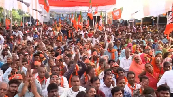 Congress kept insulting tricolor, PM Modi sent Chandrayaan to moon, Amit Shah statement in Sironj