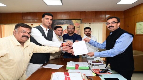 BJP complains to Election Commission about slow conduct of elections by election officials BJP complains to Election Commission about slow conduct of elections by election officials