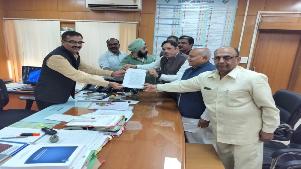 Front opened in Congress against Bhind Collector, demand to keep him away from counting of votes